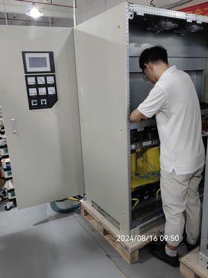 Industrieller AC/DC-Gleichrichter mit Eingangsisoliertransformator