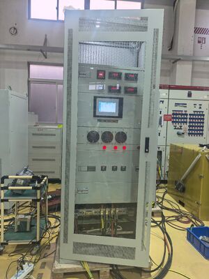 Industrieller AC/DC-Gleichrichter mit Eingangsisoliertransformator