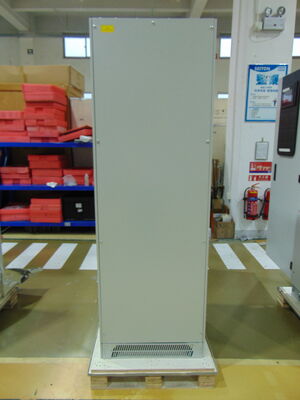 PE iND IIl ((S6000-31G) 3/1P 110/ 220Vdc 10-200kVA Online-Industrial-UPS mit 380V/400V Eingangsspannung